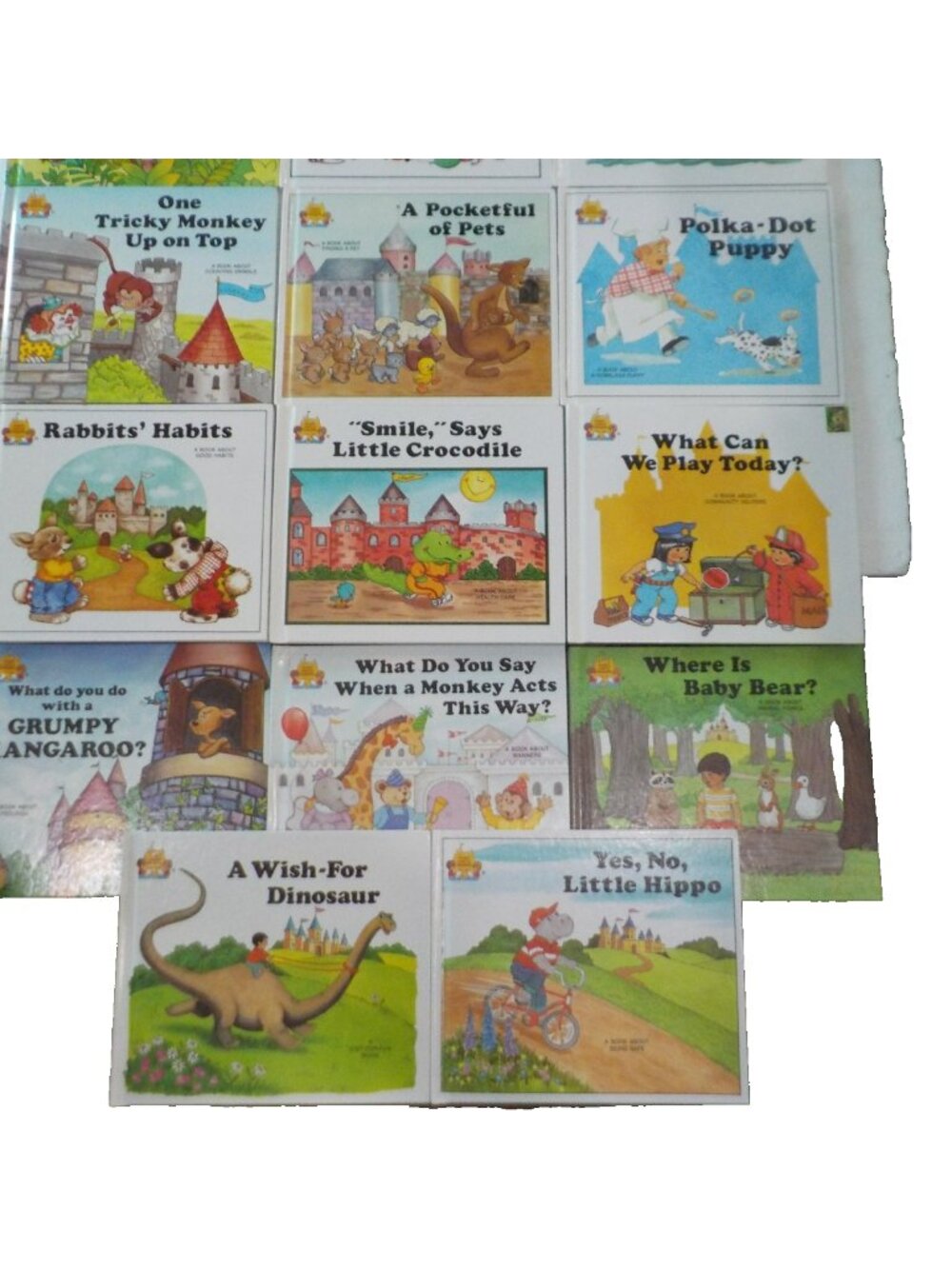 Vtg Lot of 23 Moncure Child’s World Magic Castle Readers Hardback Book Set 1988 - Picture 3 of 3